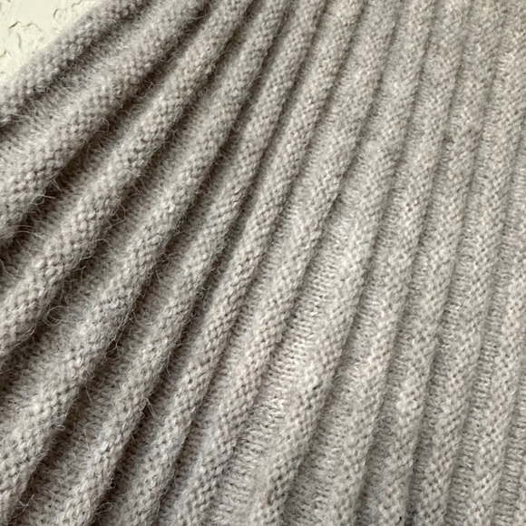 Sincerely Ours Knit Ribbed A-Line Skirt in Light Gray/Tan M - Picture 6 of 6
